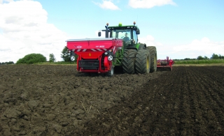 KUHN TF 1512 i samarbejde med KUHN HR 6004 - CSC, 6 m rotorsåsæt