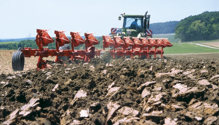 KUHN Challenger plov